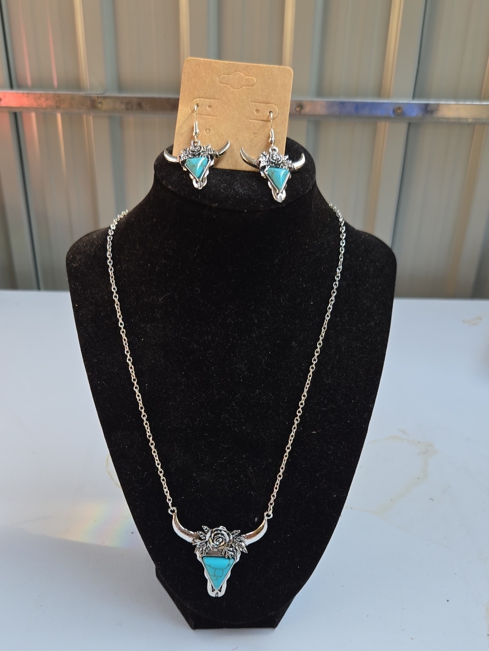 Turquoise Bullhead Pendant Necklace and Earrings Set - Silver Tone